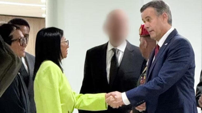 16 Delcy recibe a la CIA